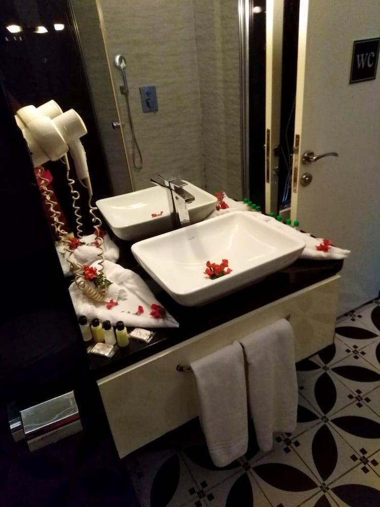 Wox Ew Hotel Σμύρνη Εξωτερικό φωτογραφία